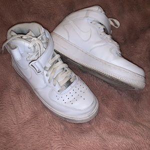 white nike air force 1s